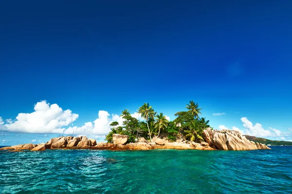 Beautiful tropical island — Stock Photo, Image