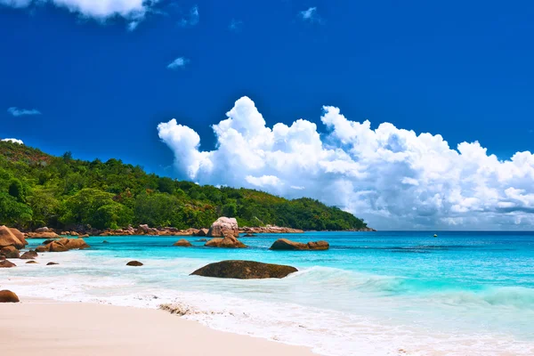 Praia em Seychelles — Fotografia de Stock