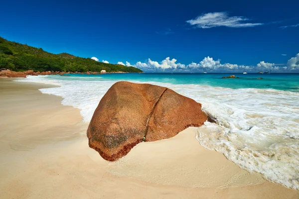 Strand auf den Seychellen — Stockfoto