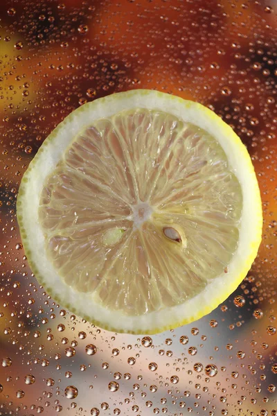 Eine Zitrone — Stockfoto