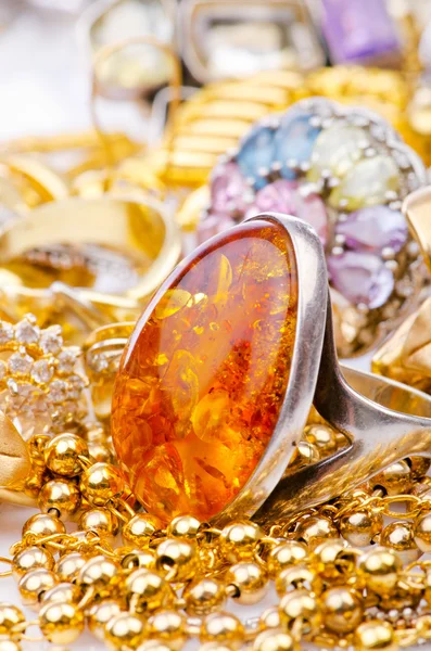 Arany ékszerek nagy gyűjteménye — Stock Fotó
