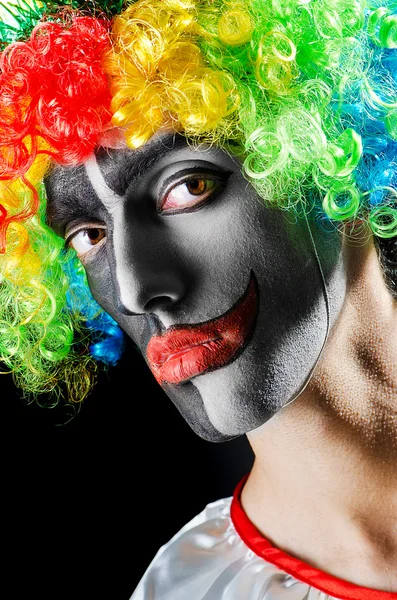 Grappige clown in studio schieten — Stockfoto