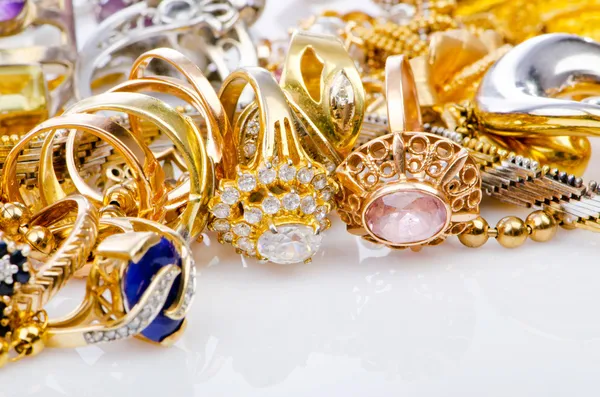 Große Sammlung von Goldschmuck — Stockfoto