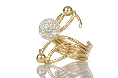 Beyaz arka plan üzerinde izole yüzük