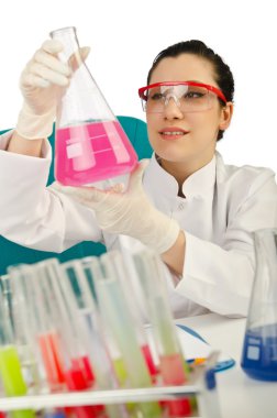 Studio beyaz kadın kimyacı