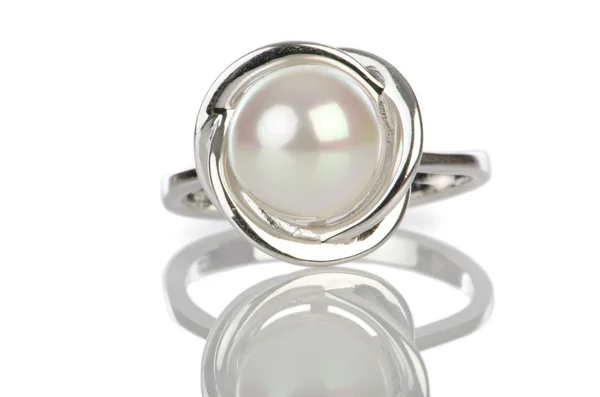 흰색 배경에 고립 된 반지 — 스톡 사진