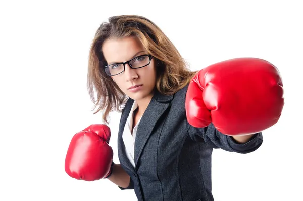 Boos zakenvrouw met bokshandschoenen — Stockfoto