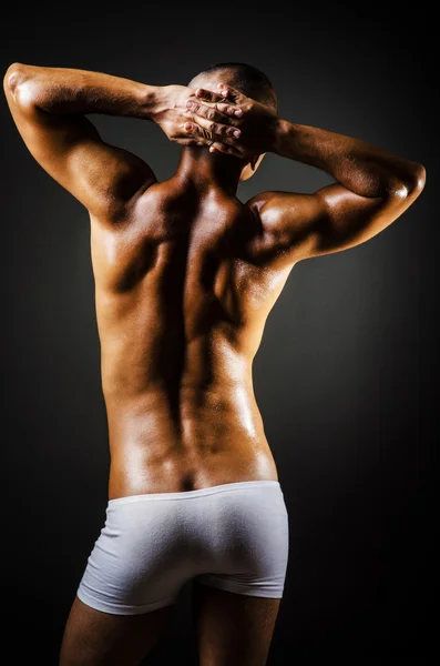 Bodybuilder avec le corps musculaire — Photo