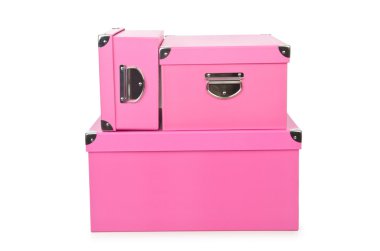pembe giftboxes üzerinde beyaz izole