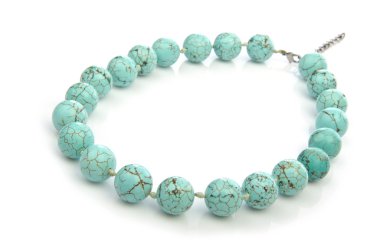 kolye üzerinde beyaz izole