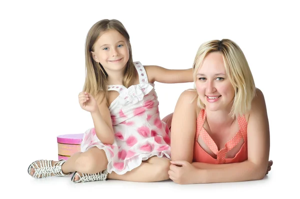 Mãe com filha isolada em branco — Fotografia de Stock