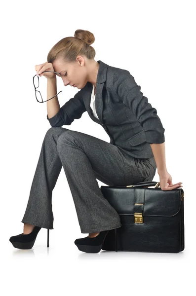 Mujer de negocios con maletín en blanco — Foto de Stock