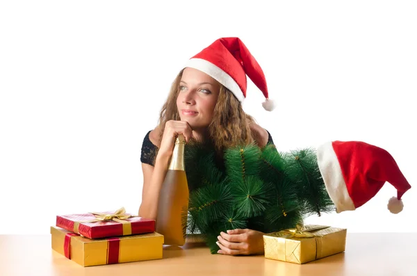 Jonge vrouw met kerstboom — Stockfoto