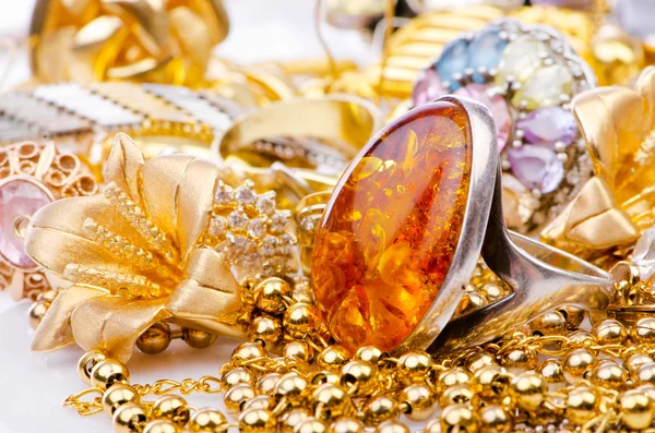 Große Sammlung von Goldschmuck — Stockfoto