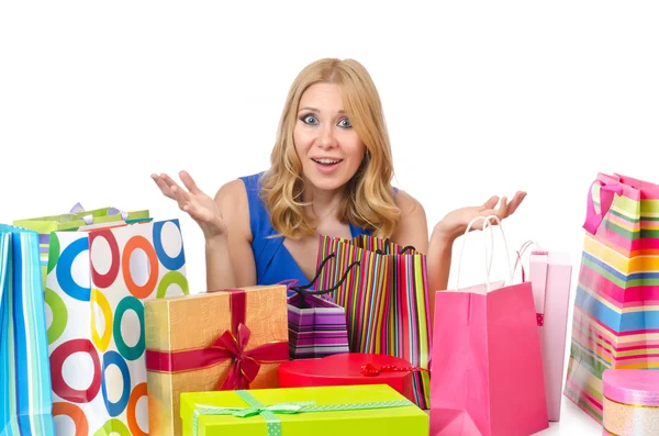 Fille attrayante avec des sacs à provisions — Photo