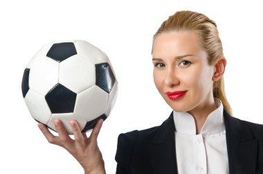 Beyazlar üzerinde futbol oynayan iş kadını
