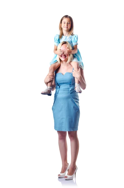 Gelukkig moeder en dochter op wit — Stockfoto
