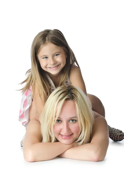 Matka z córką na białym tle — Zdjęcie stockowe