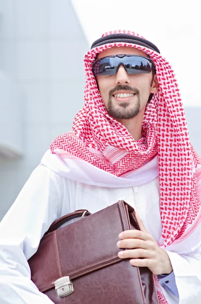 Árabe na rua no verão — Fotografia de Stock