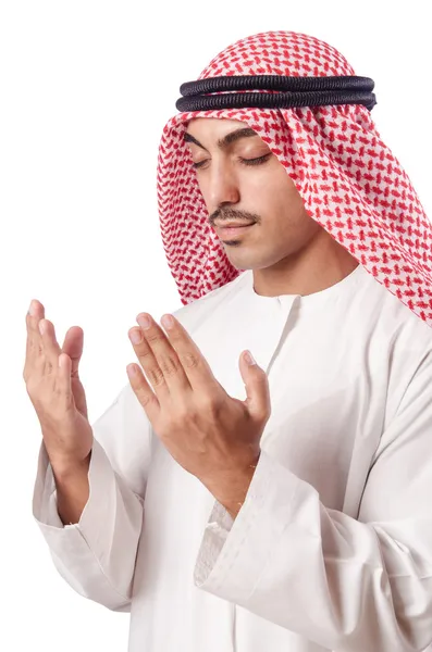 Araber betet auf Weiß — Stockfoto