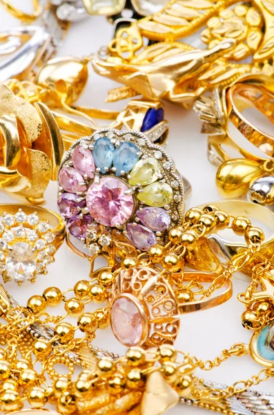 Große Sammlung von Goldschmuck — Stockfoto