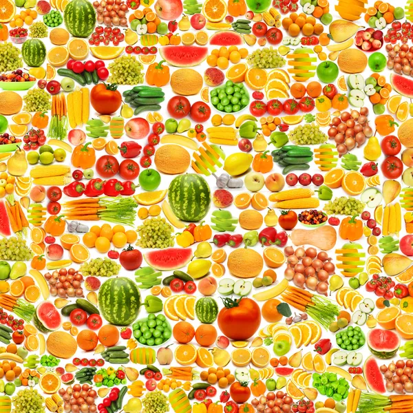 Okurky z mnoho ovoce a zeleniny — Stock fotografie