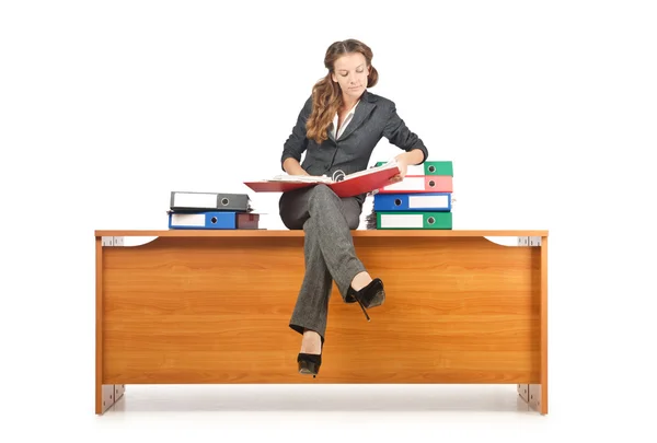 Geschäftige Geschäftsfrau isoliert auf der weißen Seite — Stockfoto