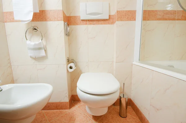 Toilet in de badkamer — Stockfoto