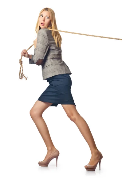 女性実業家の綱引きコンセプトに — ストック写真