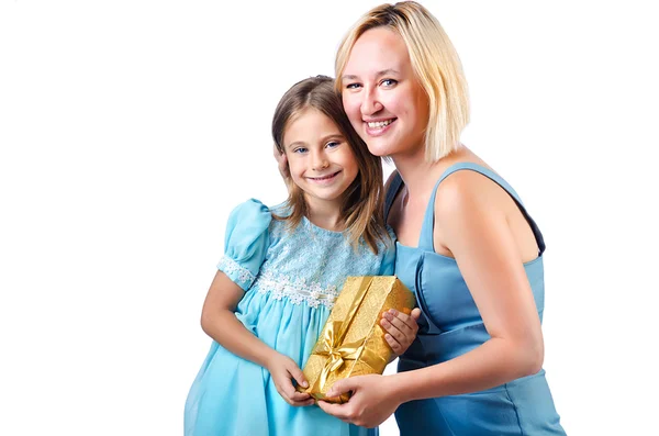 Feliz mamá y su hija en blanco — Foto de Stock