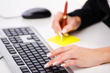 eller klavye üzerinde çalışma