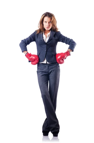 Donna donna d'affari con guanti da boxe su bianco — Foto Stock