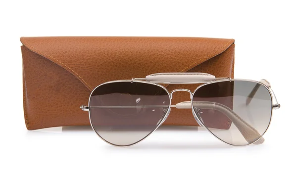 Elegantes gafas de sol aisladas en el blanco —  Fotos de Stock