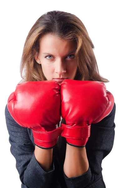 Vrouw zakenvrouw met bokshandschoenen op wit — Stockfoto