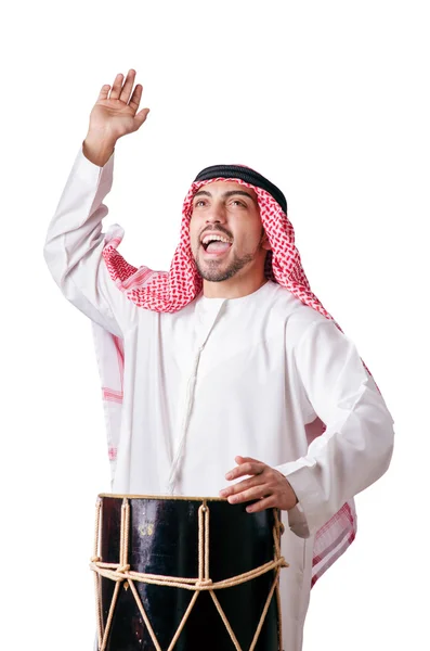 Arabische man spelen trommel geïsoleerd op wit — Stockfoto