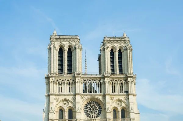 Notre Dame de Paris cathedral in summer day — Stock Photo, Image