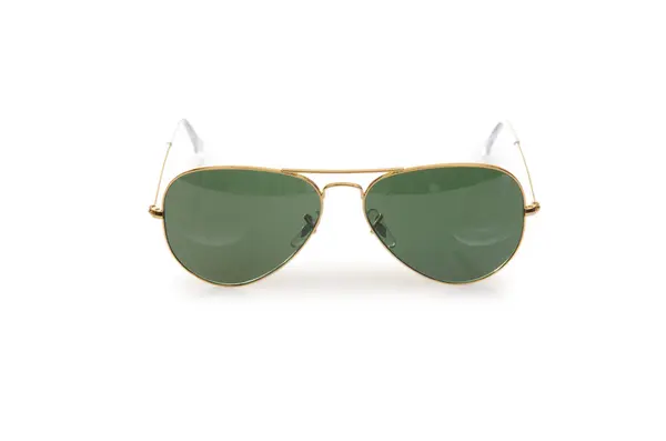Óculos de sol elegantes isolados no branco — Fotografia de Stock