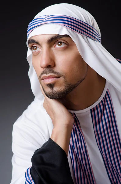 Arabiska affärsman isolerats på vita — Stockfoto