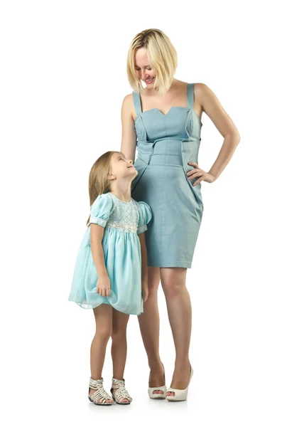 Moeder met dochter geïsoleerd op wit — Stockfoto