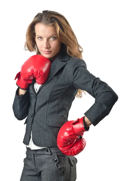 Jeune femme d'affaires dans le concept de boxe — Photo