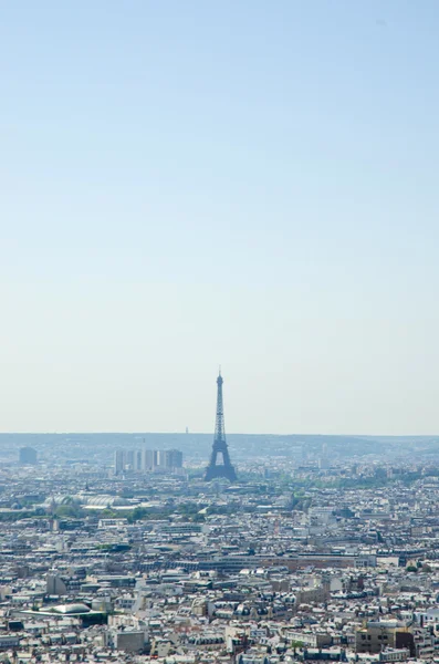 Skyline af Paris på lyse sommerdag - Stock-foto