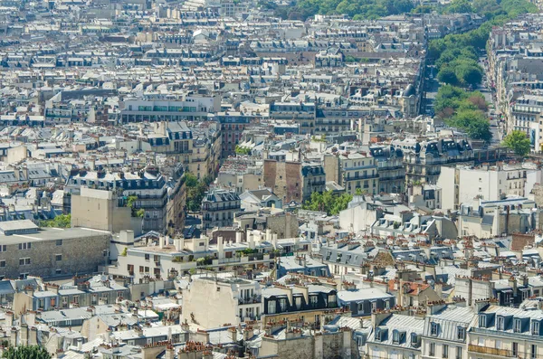 Skyline von Paris an einem strahlenden Sommertag — Stockfoto