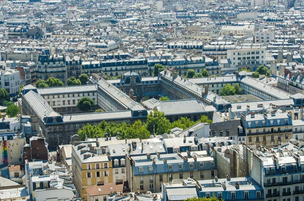 Skyline van Parijs op zonnige zomerdag — Stockfoto
