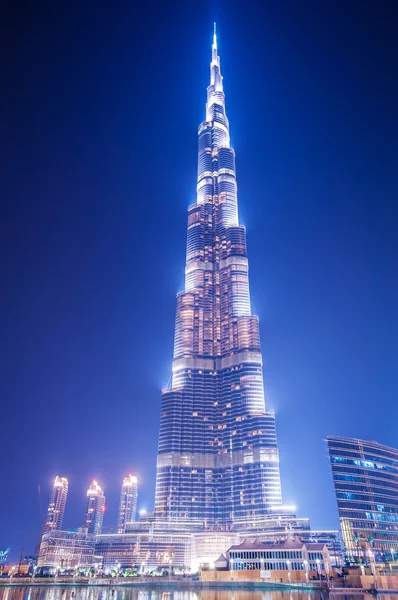 DUBAI, Emirados Árabes Unidos - JUNHO 7: Burj Khalifa em 7 de junho de 2010 em Dubai, Emirados Árabes Unidos . — Fotografia de Stock