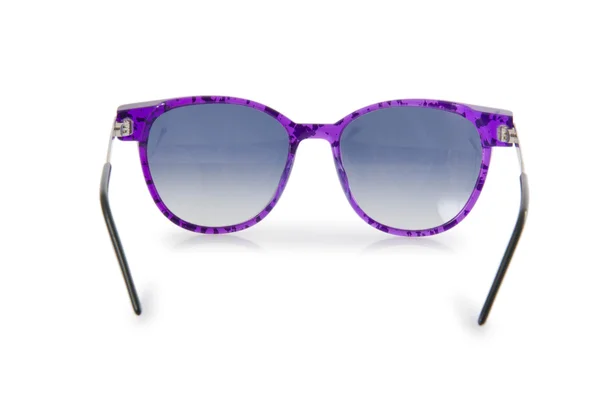 Concepto de moda con gafas de sol en blanco — Foto de Stock