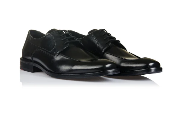 Modekoncept med manliga skor på vitt — Stockfoto