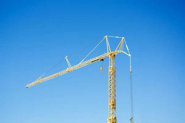 Construction crane on bright summer day — Stock Photo, Image