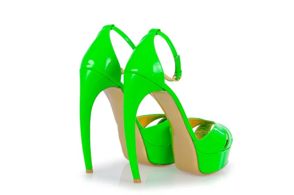 Chaussures femme vert isolé sur blanc — Photo