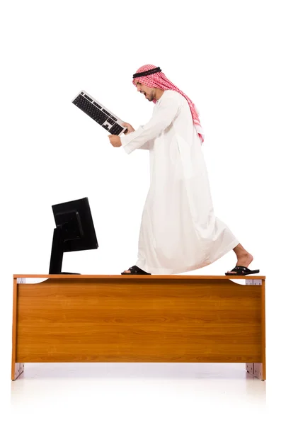 Araber sitzt an seinem Schreibtisch — Stockfoto