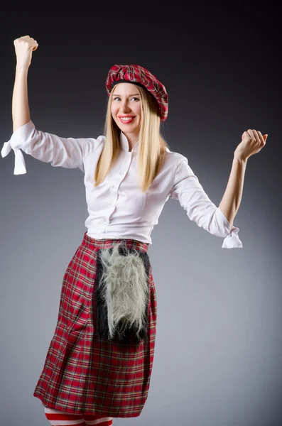 Skotska traditioner koncept med person som bär kilt — Stockfoto